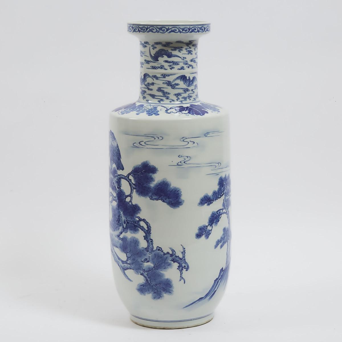 A Large Blue and White 'Birds and Pine' Vase, Early to Mid 20th Century, 民国时期 青花'苍鹰劲松'纹纸槌大瓶, height - Image 2 of 3