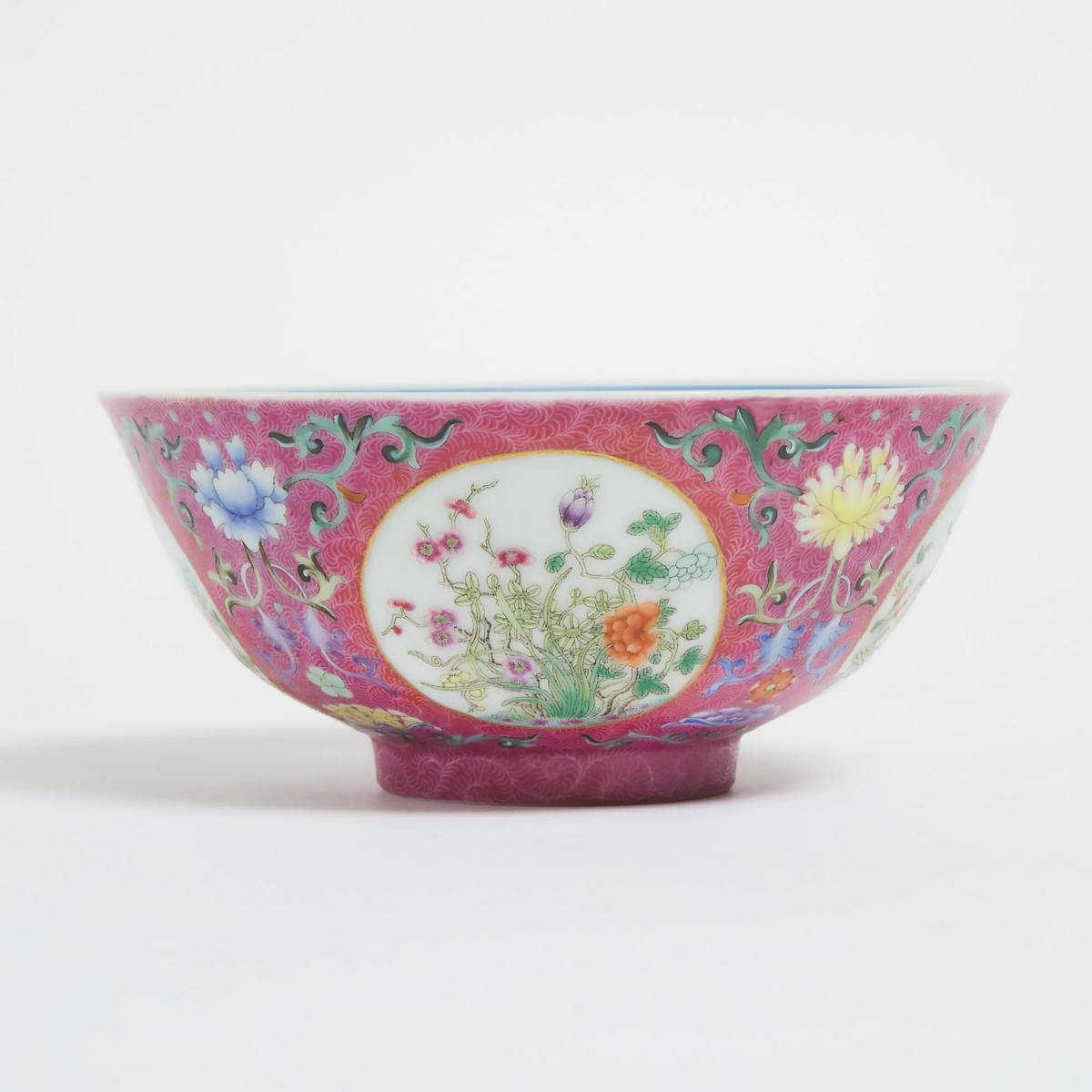 A Famille Rose Sgraffito Ruby-Ground 'Medallion' Bowl, Daoguang Mark, 清 道光款 胭脂红地轧道粉彩开光花鸟图碗, diameter - Image 2 of 7