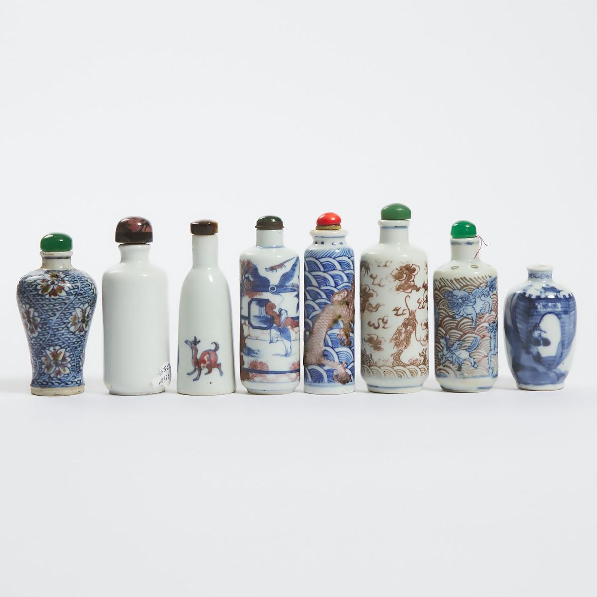 A Group of Eight Underglaze-Blue and Copper-Red Snuff Bottles, 19th Century, 清 十九世纪 青花及青花釉里红鼻烟壶一组八件, - Image 2 of 3