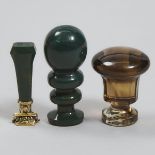 Group of Three Desk Seals, 19th/Early 20th century, tallest height 2.2 in — 5.5 cm (3 Pieces)