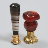 Two Gold Mounted Agate Desk Seals, 19th/early 20th century, tallest height 2.25 in — 5.7 cm (2 Piece