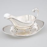Canadian Silver Sauce Boat and Stand, Henry Birks & Sons, Montreal, Que., 1953/54, stand length 8.5