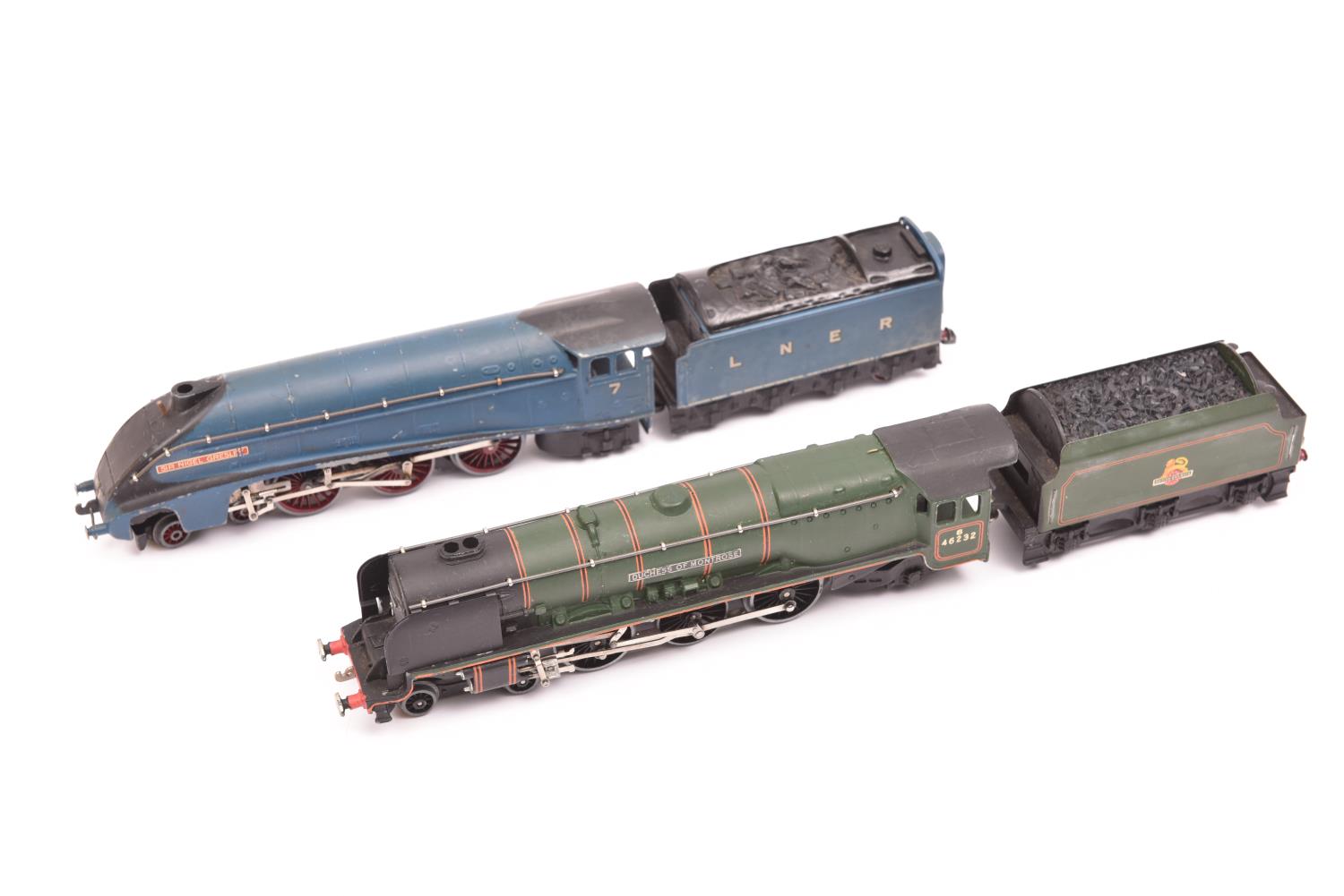 11+ items of Hornby Dublo railway for 3-rail running. Including 2x tender locomotives; a BR