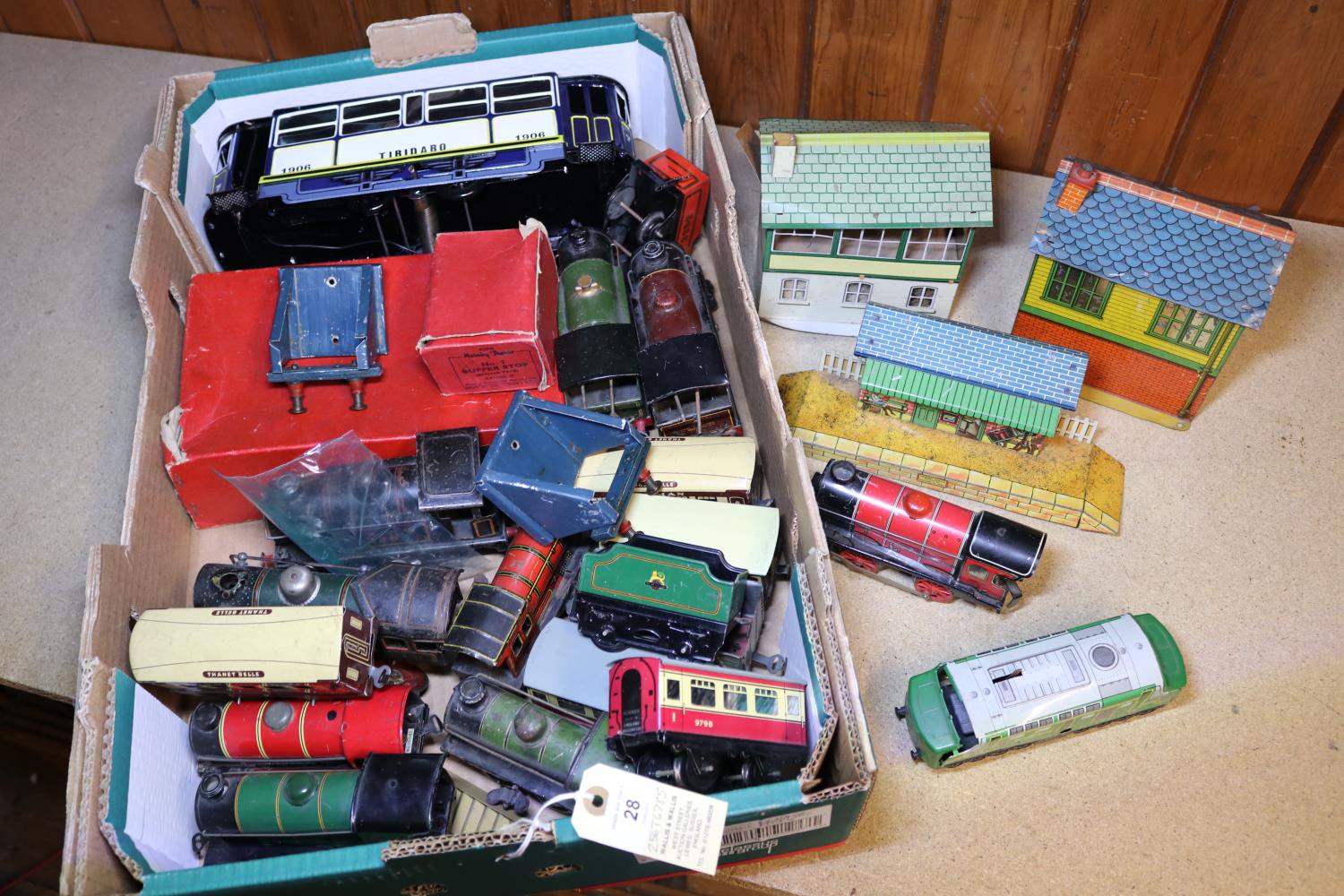 A quantity of O Gauge model railway. Including 3x No.50 etc 0-4-0T locomotives; LNER, GWR and LMS