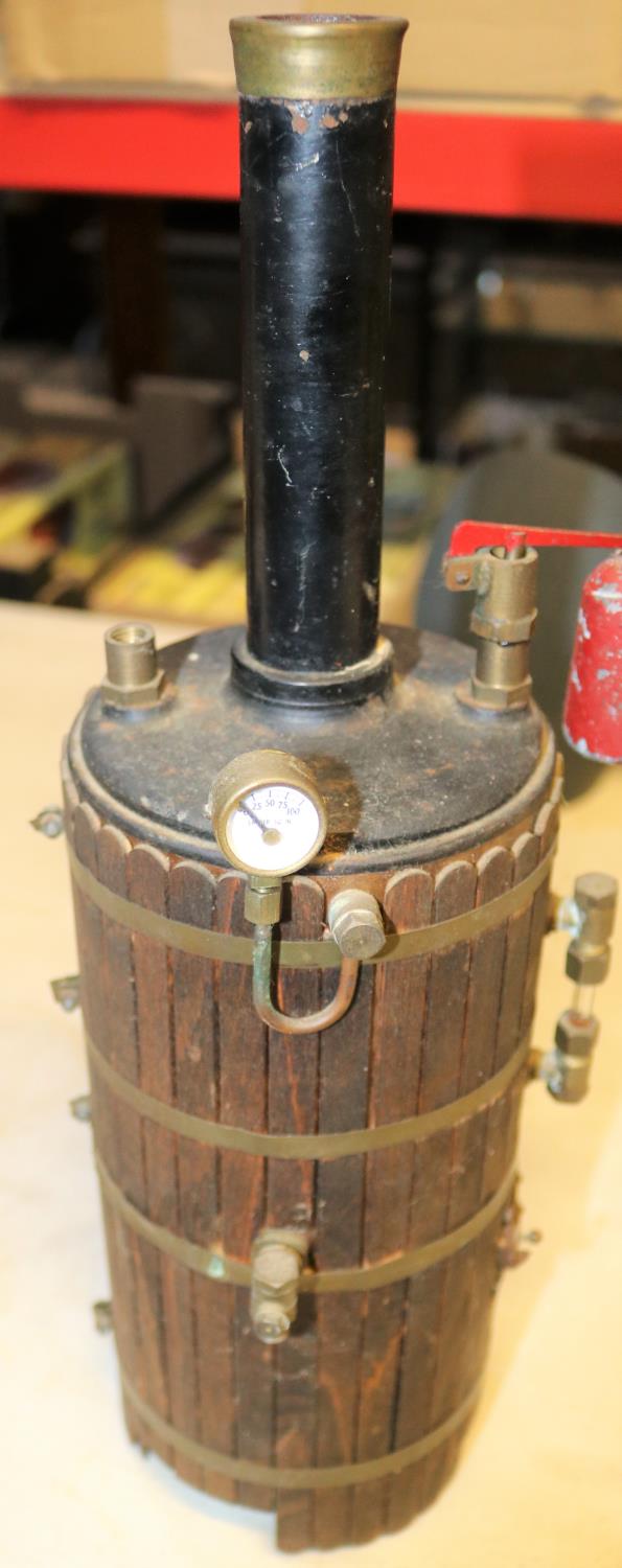 A live steam model of a Vertical Boiler. Coal fired model with separate grate sitting underneath - Image 2 of 5