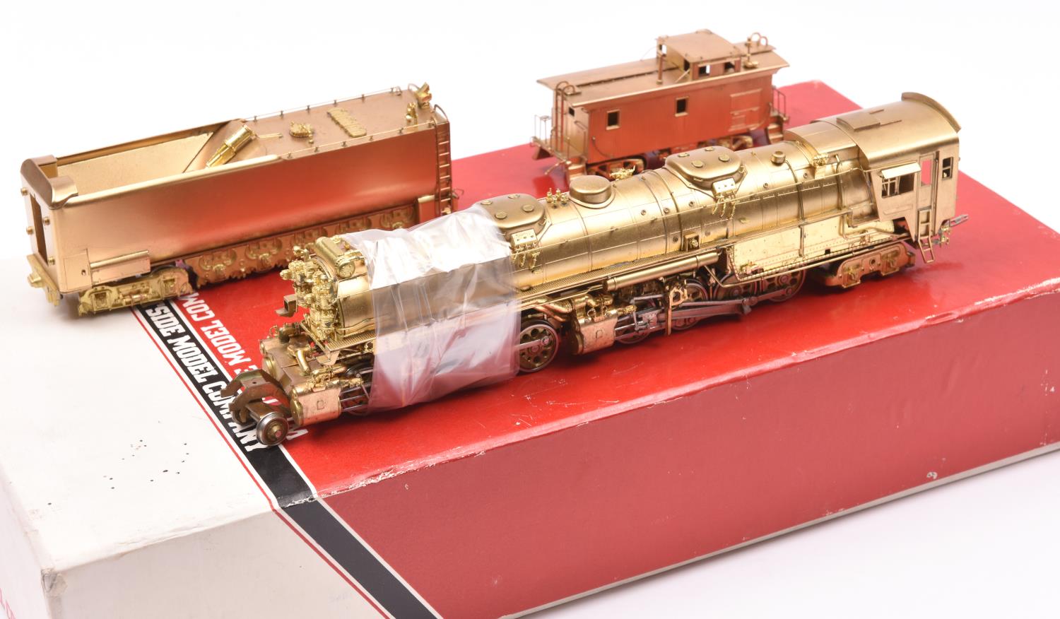 A Westside Model Company, by Samhongsa Co. Ltd. Korea, HO gauge US outline locomotive (2801.3). An - Image 2 of 2