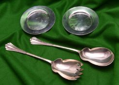 A pair of silver salad servers and 2x silver coasters. All hallmarked Sheffield, 'HA'. Salad servers