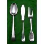3x items of silver flatware. A Georgian fork hallmarked Dublin 1815, 'RW'/'MW'. A dessert spoon with