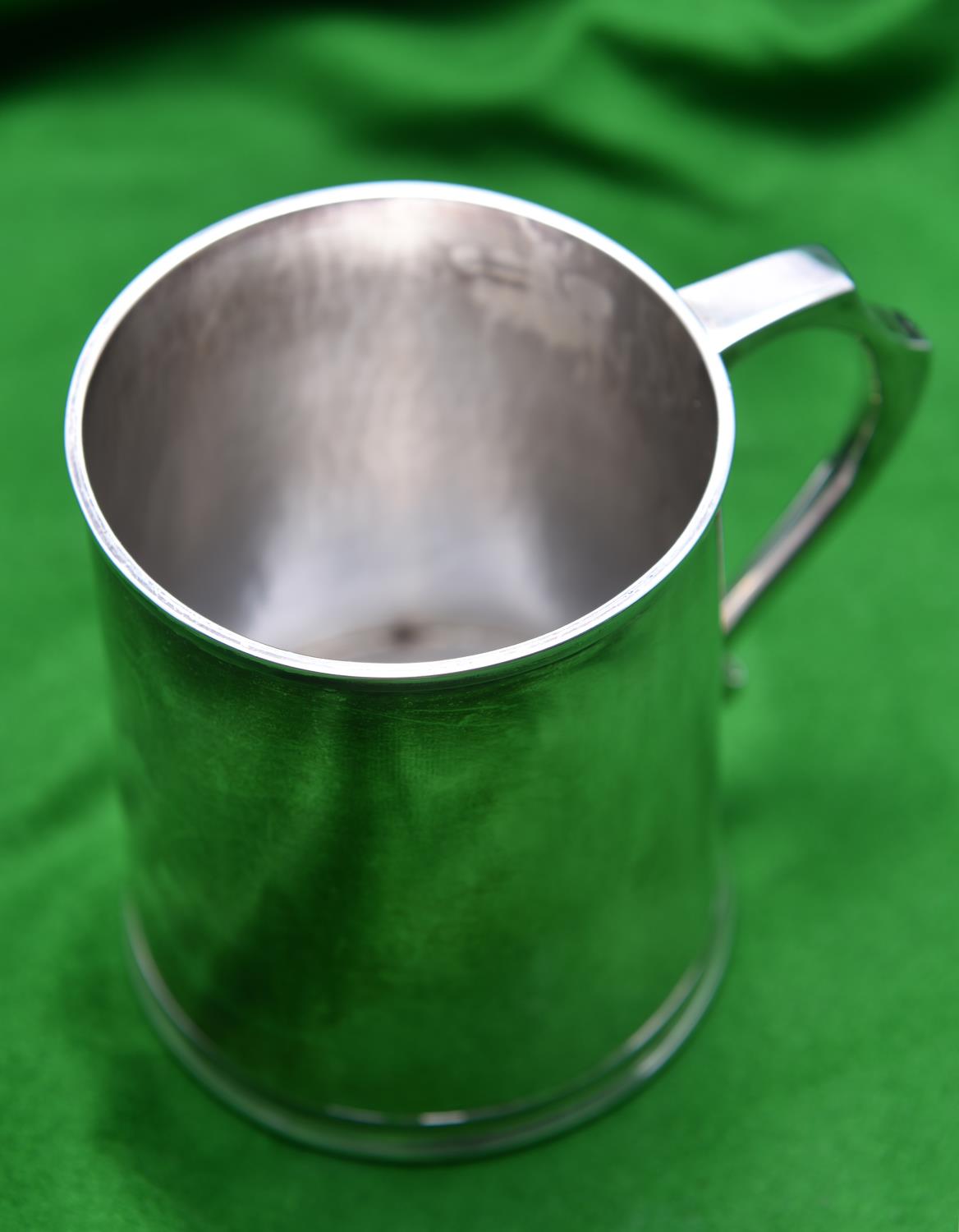 A silver tankard of plain design with hammered finish to interior. Hallmarked Birmingham 1943, ' - Image 2 of 2