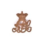 A Vic OR’s cap badge of the Army Pay Corps. GC £30-40