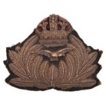 A scarce WWI Royal Naval Air Service officer’s cap badge, GC (tarnished) Plate 4 £200-300