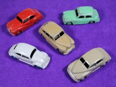 5x Dinky Toys cars. Standard Vanguard (40e) with fawn body and wheels. Hillman Minx (40f) with green