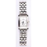 A Longines watch with quartz movement, stainless steel case and bracelet. Case approx 20mm. GC-