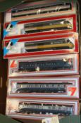 12x Lima OO gauge railway items. A BR Intercity 125 HST 5-unit train comprising; a powered