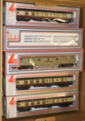 17x Lima OO gauge railway items. 2x BR locomotives. A diesel-hydraulic Class 52 Co-Co loco,