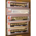 17x Lima OO gauge railway items. 2x BR locomotives. A diesel-hydraulic Class 52 Co-Co loco,