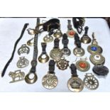 20x Horse brasses, bridle, harness, etc. 12 of the brasses are suspended on leather straps with