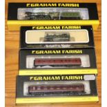 4 Graham Farish 'N' gauge items. LNER class A2 4-6-2 tender locomotive, 'A.H.Peppercorn'. RN 525