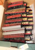 37x OO gauge model railway items by various makes including Hornby, Tri-ang, etc. Including a BR