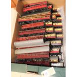 37x OO gauge model railway items by various makes including Hornby, Tri-ang, etc. Including a BR