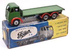 A Shackleton Foden FG. An example in green with red wheel arches. Boxed, some wear/minor damage to