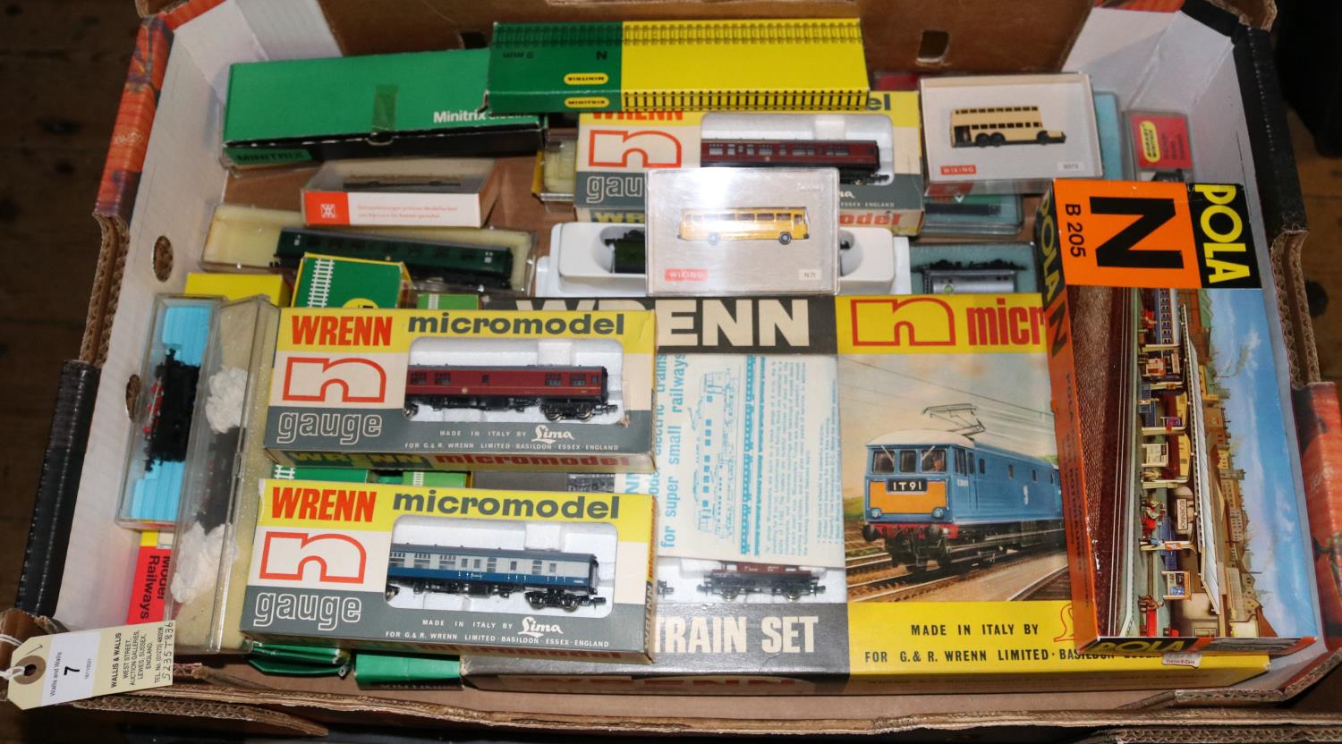 N Gauge Model Railway. Wrenn Micromodel Electric Train Set Battery Operated. Set No.2 BR Goods,