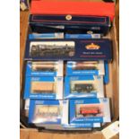 Quantity of OO Railway. Hornby Southern Railway Class N15 tender locomotive, 'Excalibur' RN736 in