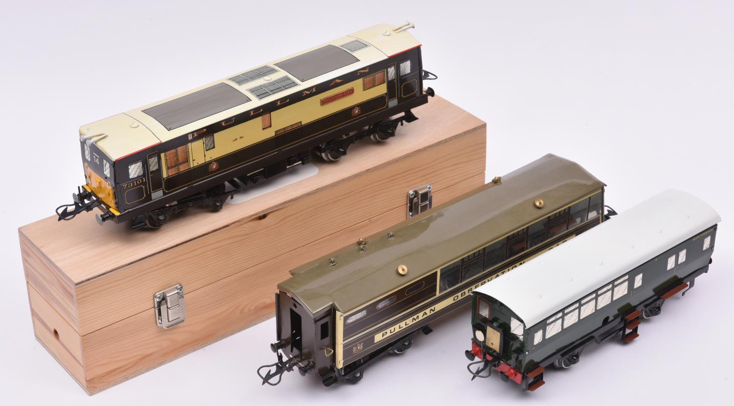 3x O gauge modern tinplate items. An electric Brighton Pullman Class 73 EMU driving car, The Royal