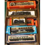 15x OO gauge railway items by various makes. Including 3x locomotives; Hornby Railways GWR 4-4-0,