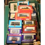 33x OO gauge railway items by various makes. Including 3x locomotives; a GWR Class 14xx, Sir