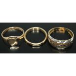 A group of three hallmarked 9ct gold rings, gross wt. 8.47g, sizes P, Q & V.