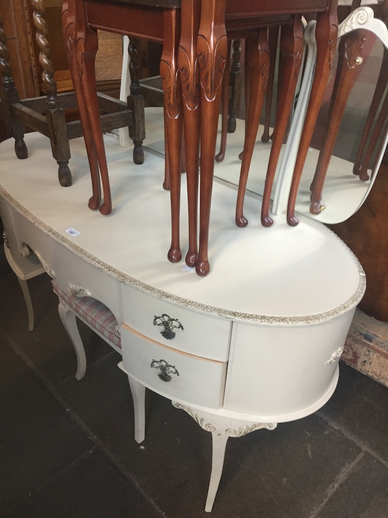 A French style dressing table with triple mirror and stool - rear left leg had repair, requires