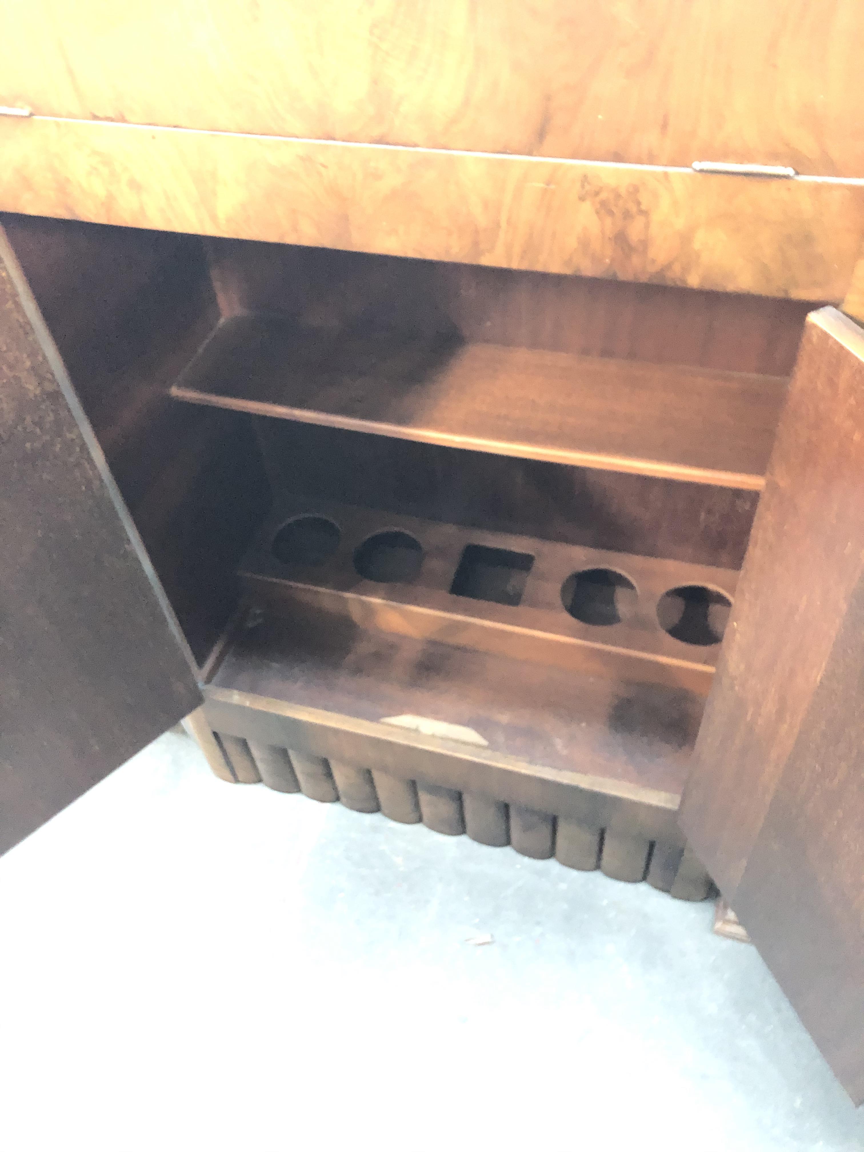 A retro walnut drinks cabinet with cased cocktail items - Image 8 of 9