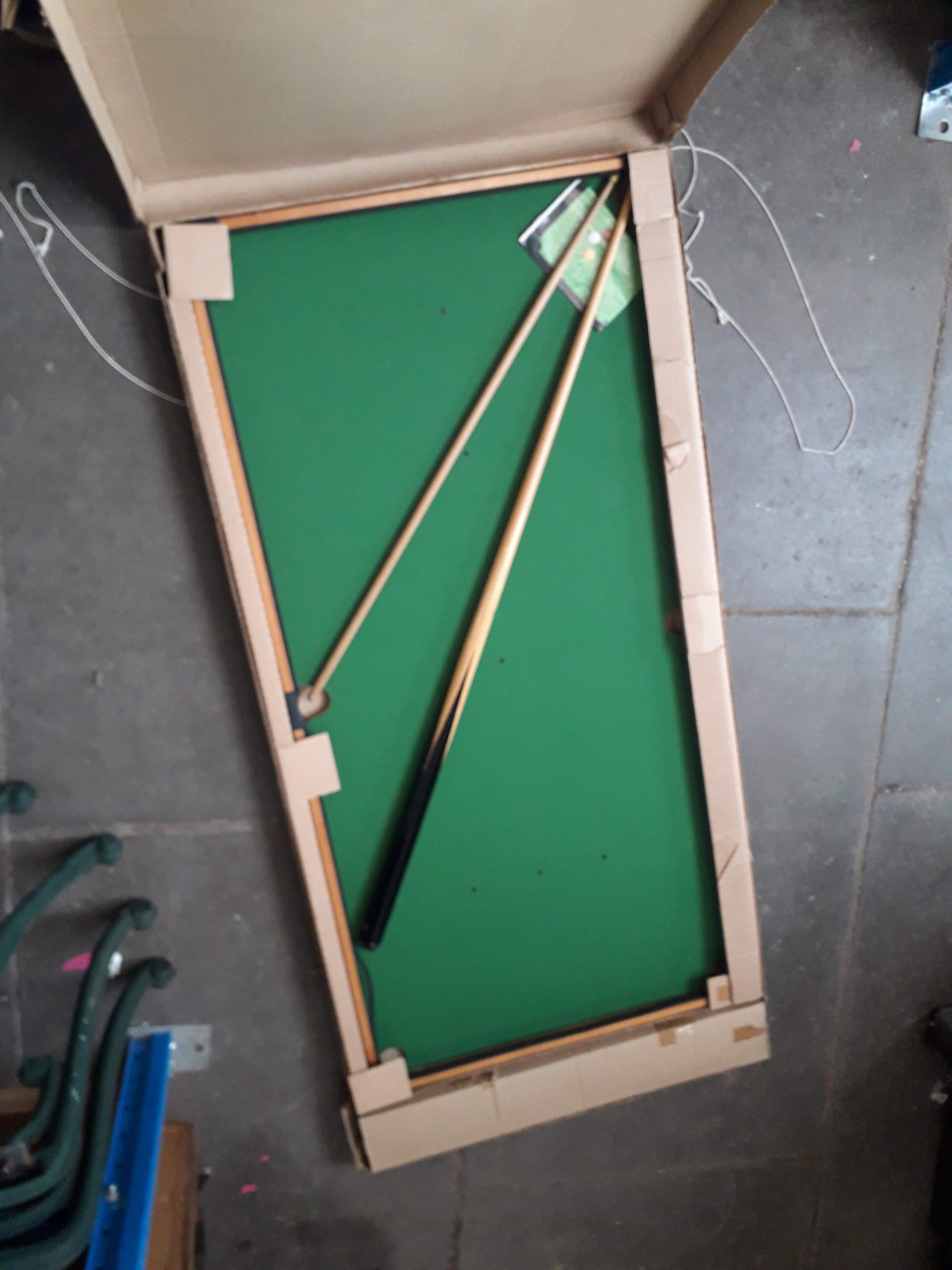 A Pot Black small snooker table with balls etc - Bild 2 aus 5