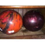 2 ten pin bowling bowls