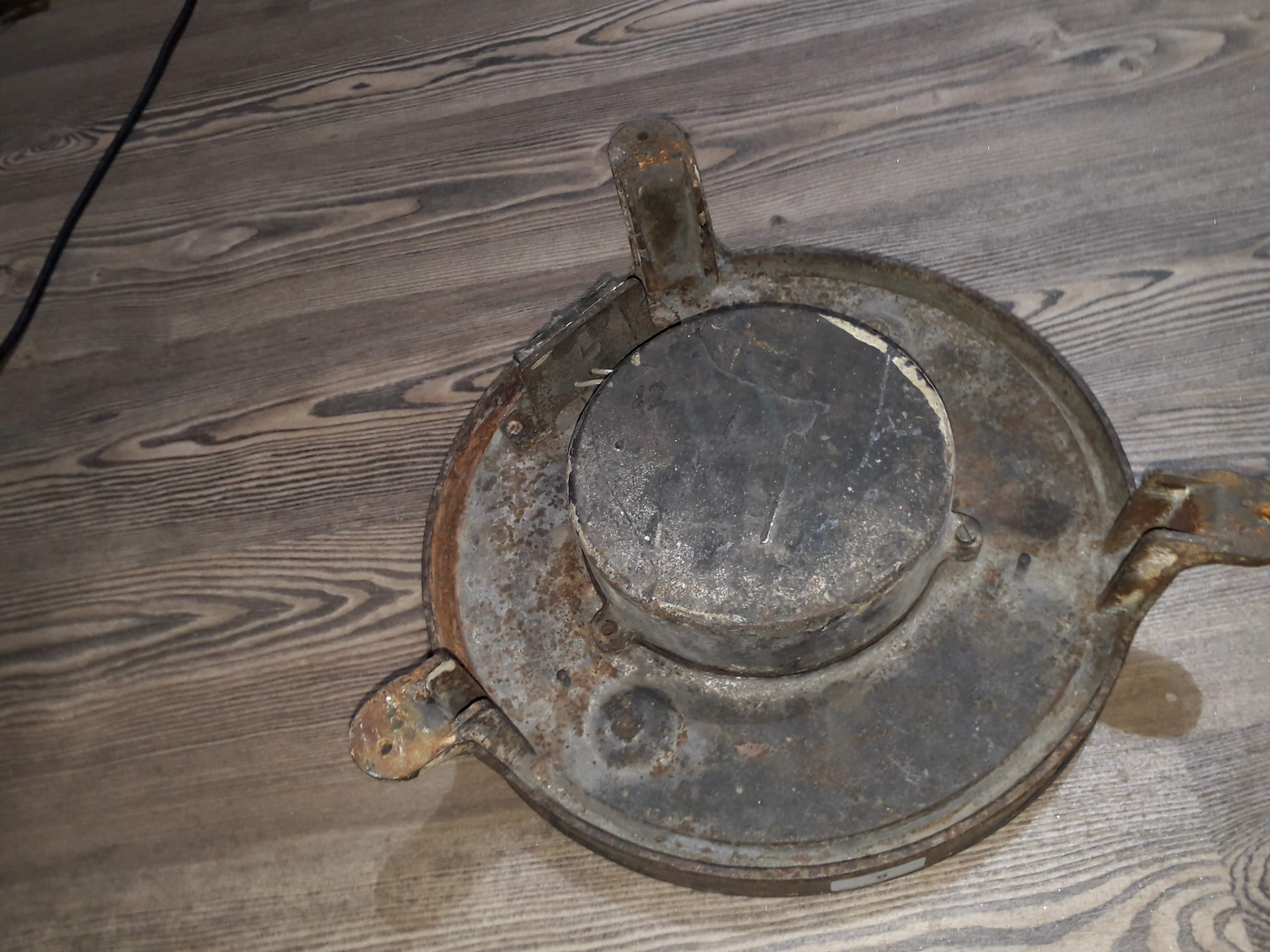 A cast iron station clock PULSYNETIC ELECTRIC diam. 33cm, as found. - Image 5 of 6