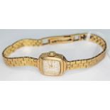 A hallmarked 9ct gold Accurist wristwatch, gross wt. 16.77g.