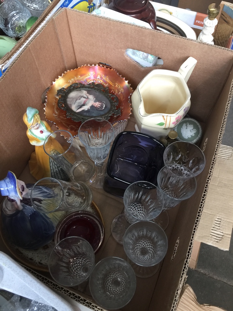 Box of ceramics and glassware