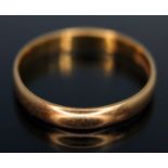 A hallmarked 22ct gold wedding band, wt. 2.66g, size O/P. Condition - good, minor wear only.