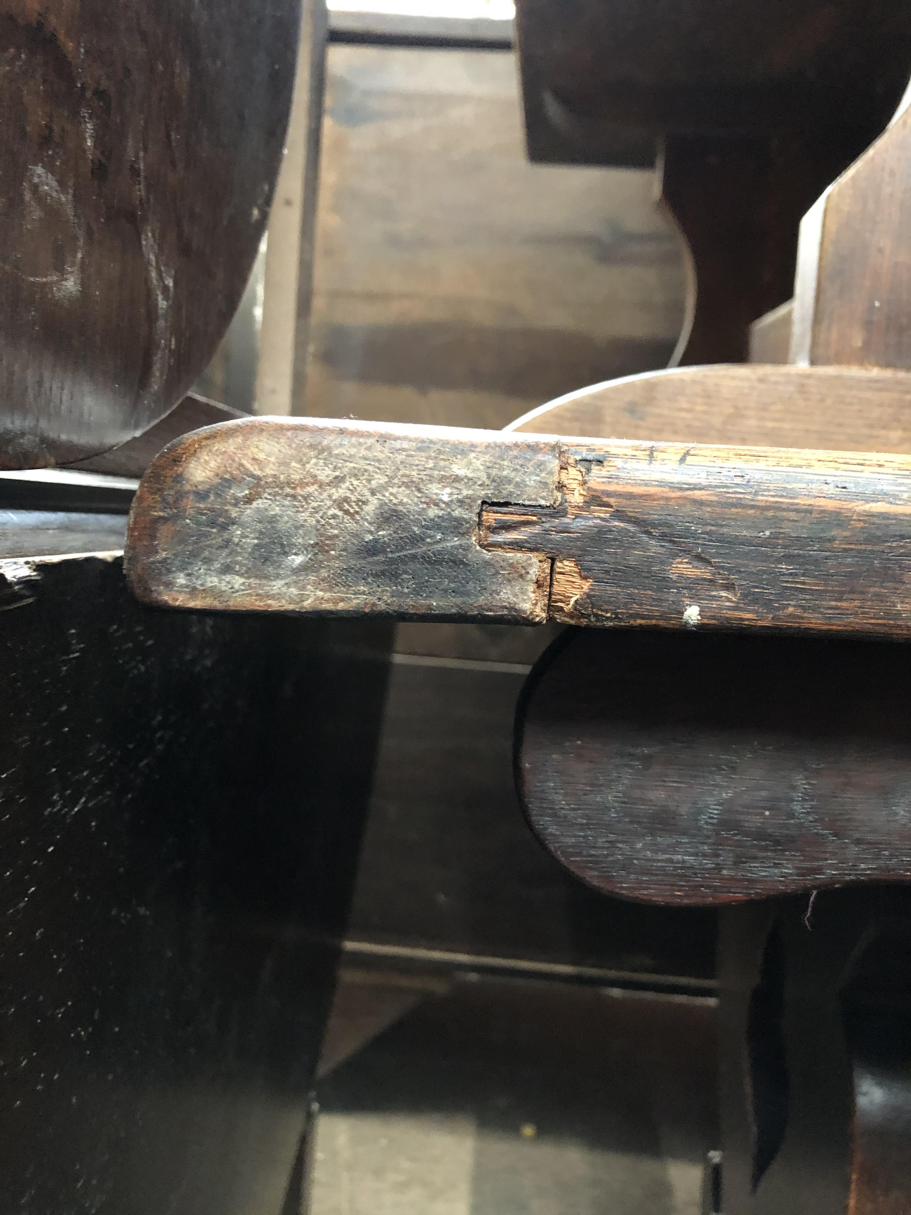 A large oak two plank and cleated end refectory table together with eight spindle back chairs - Bild 4 aus 7