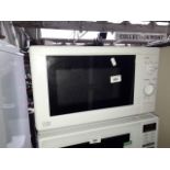 A George Home 700w microwave oven