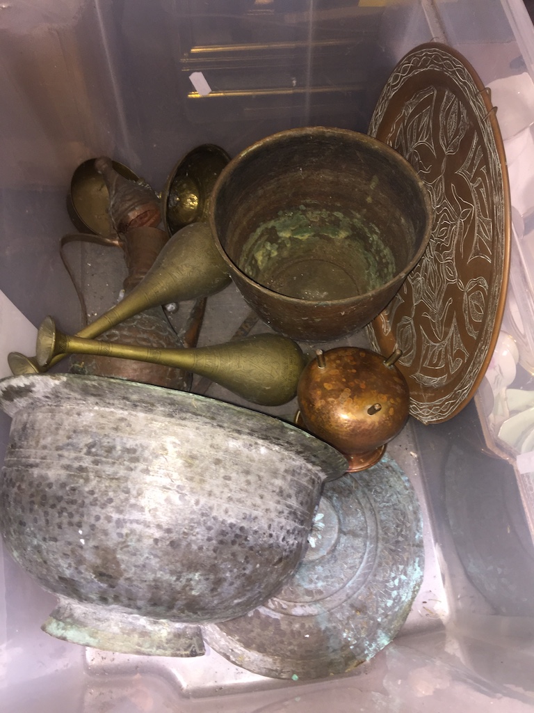 A box of mainly eastern metalware.