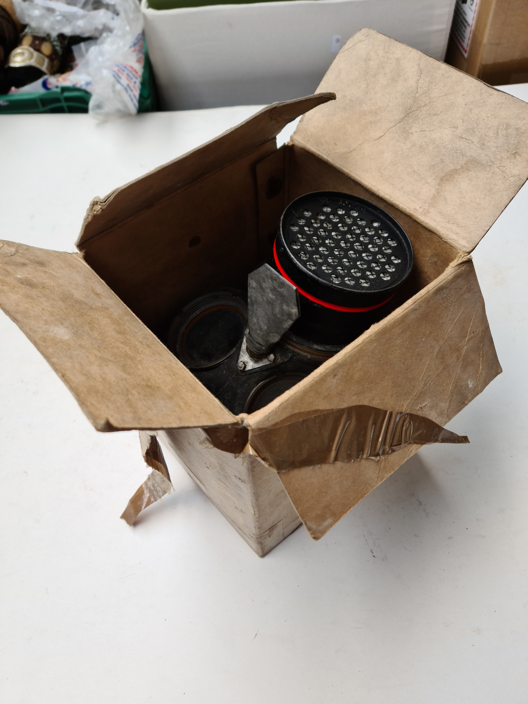 WW2 gas mask in box. - Image 6 of 8