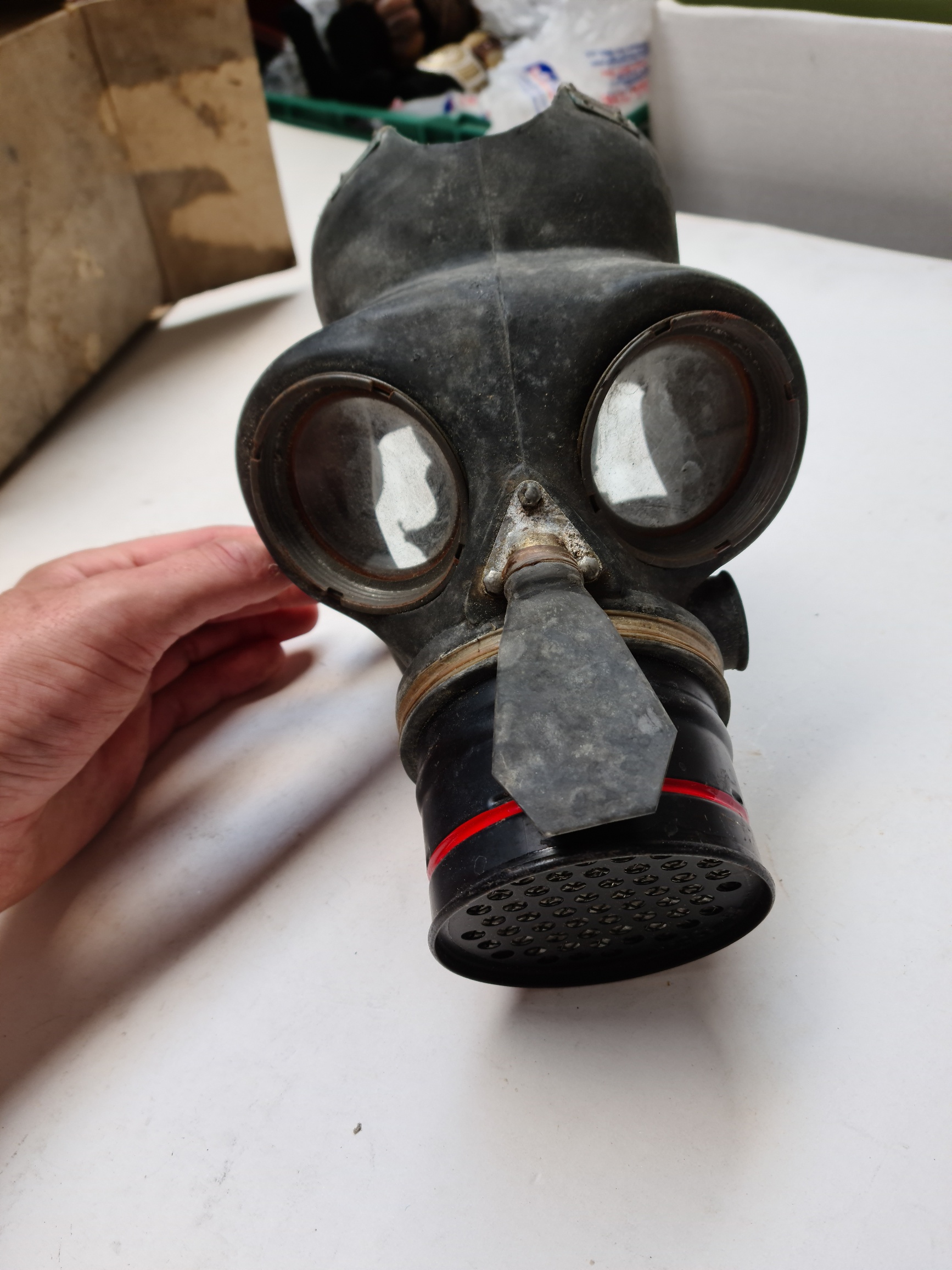 WW2 gas mask in box. - Image 4 of 8
