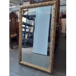 A large gilt framed mirrior, 118cm x 72.5cm