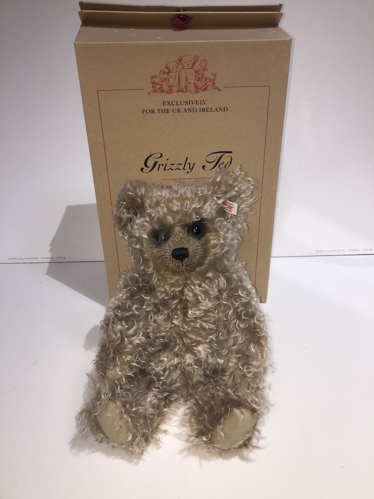 A Steiff Club Limited Edition boxed bear - Grizzly Ted, caramel tipped, 40cm