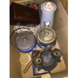 A box of collectables to include a brass inkwell, 2 Wedgwood biscuit barrells & 2 dishes, a wooden