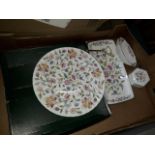 4 pieces of Minton Haddon Hall including boxed single tier cake stand