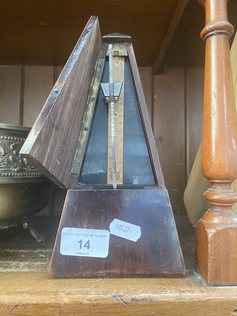 A French metronome.