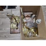 A parcel lot comprising a set of brass scales, glass ware, a copper kettle etc.